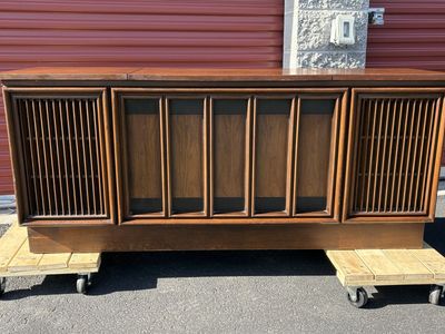 Working! Beautiful Mid Century Modern stereo console credenza MCM record player, radio, 8 track Eight