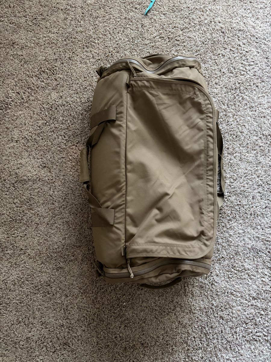 Duffle bag with backpack straps