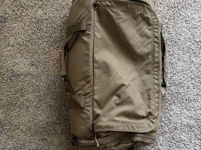 Duffle bag with backpack straps
