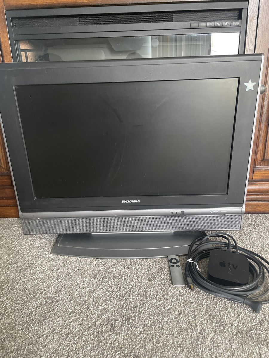 26" Tv With Apple Box