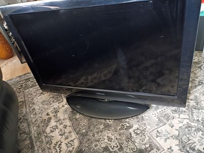 Toshiba 40-inch LED Smart TV - Works Great!