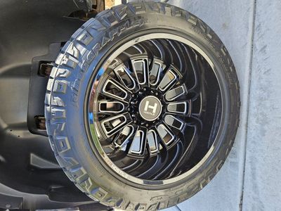 Hostile Gloss Black & Nitto Ridge Grappler