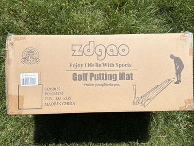 Zdgao Golf Putting Mat - Practice Putting Like the Pros - New in Box (SK950182)