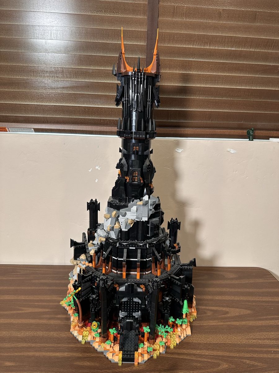 Lego Lord of the Rings Brad Dur Tower Built