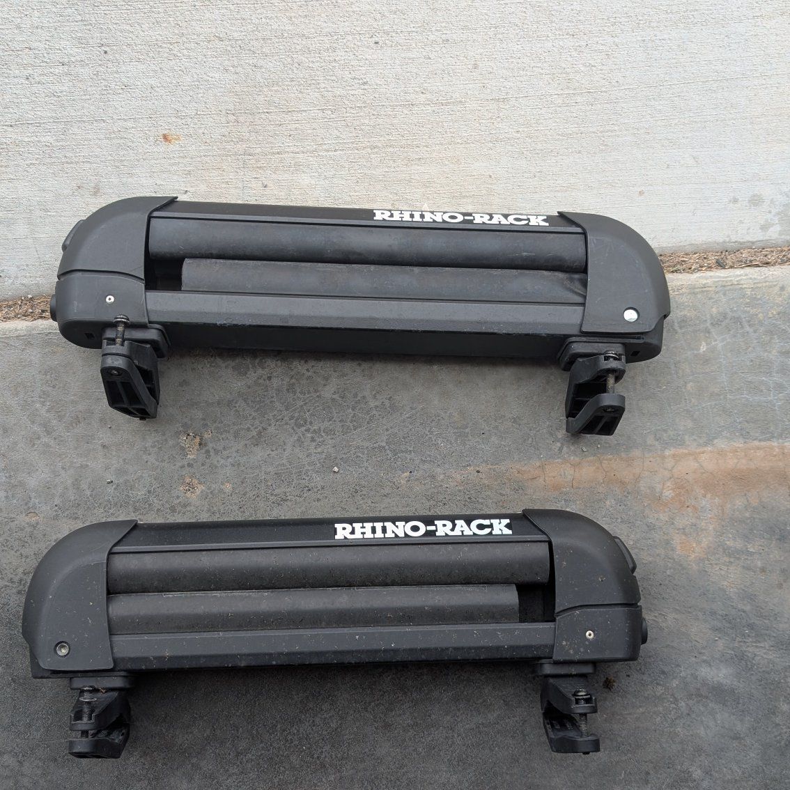 Rhino Rack 4 ski/2 board rack.