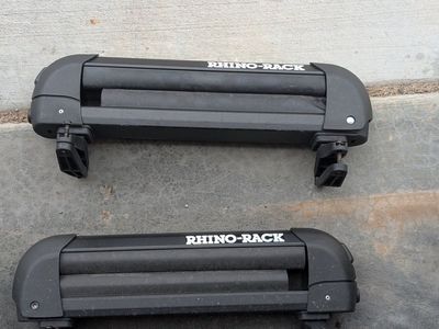 Rhino Rack 4 ski/2 board rack.