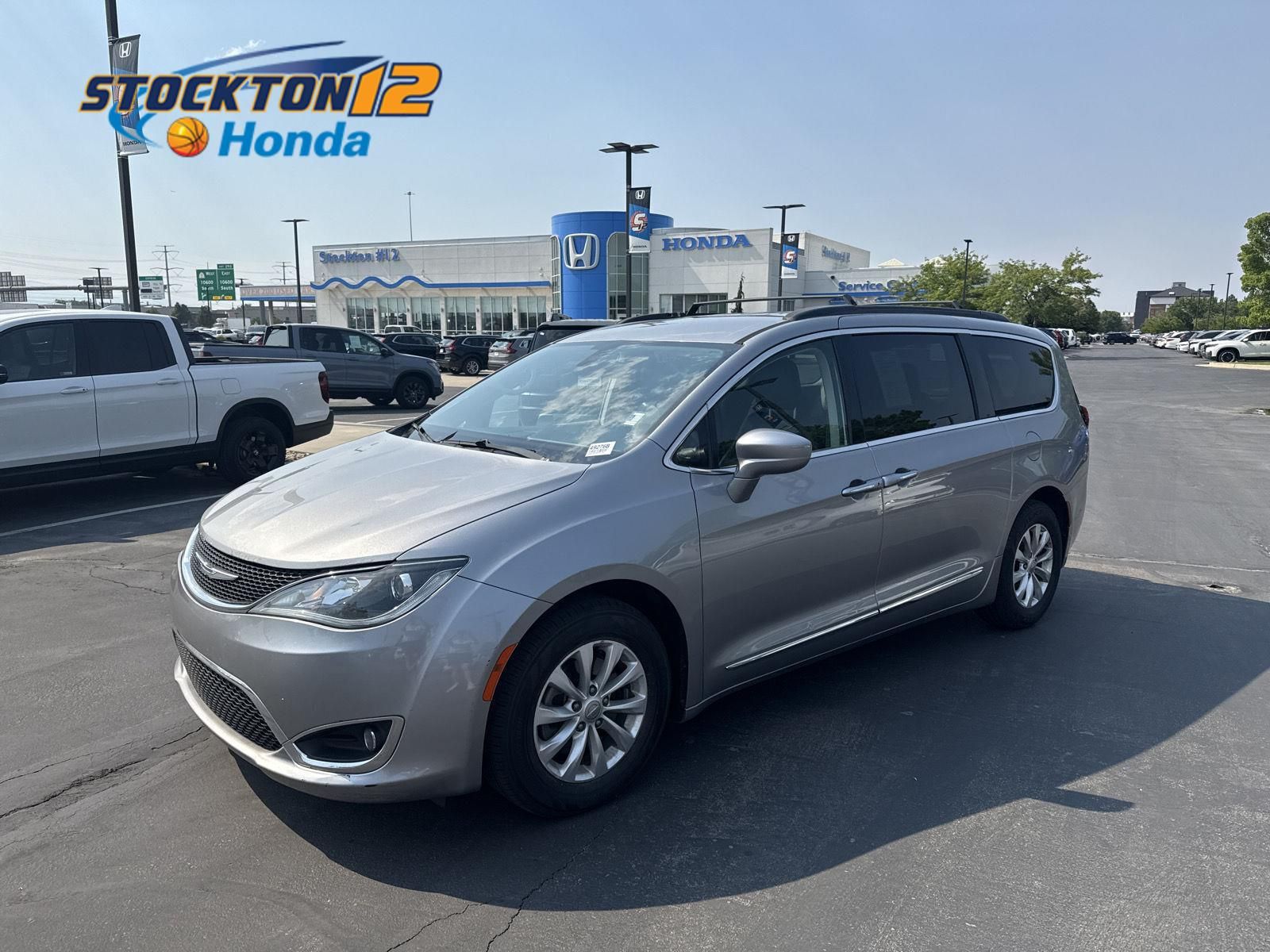 2017 Chrysler Pacifica Touring-L