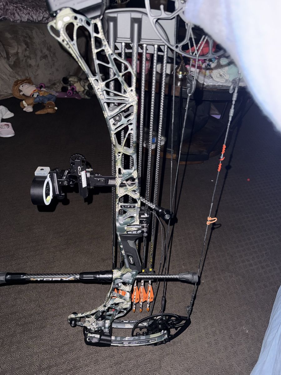 2025 Mathews Lift X 29.5