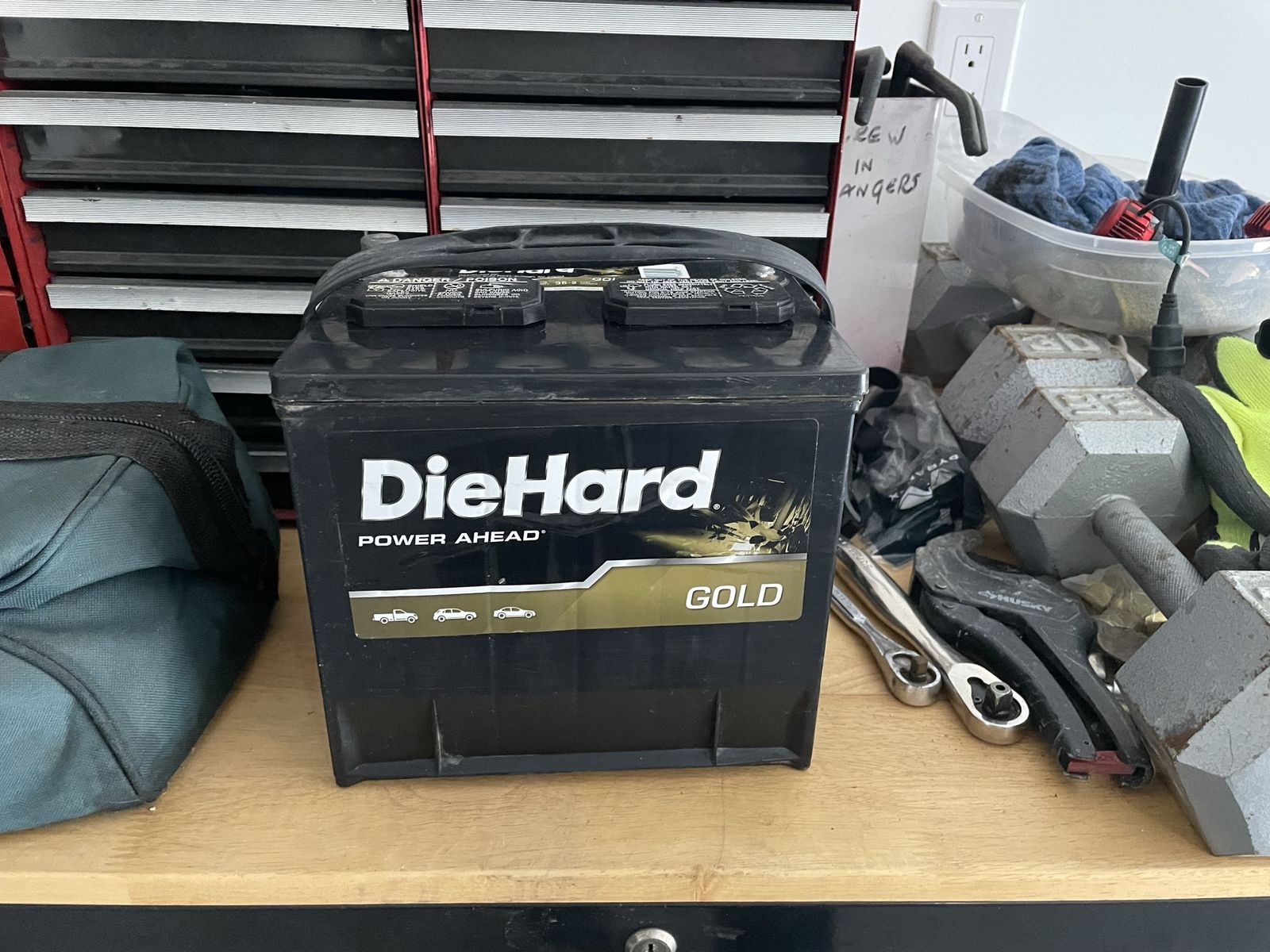 DieHard Gold Top Mount Car Battery, 640 CCA, Mfg. 2023 - Excellent Condition