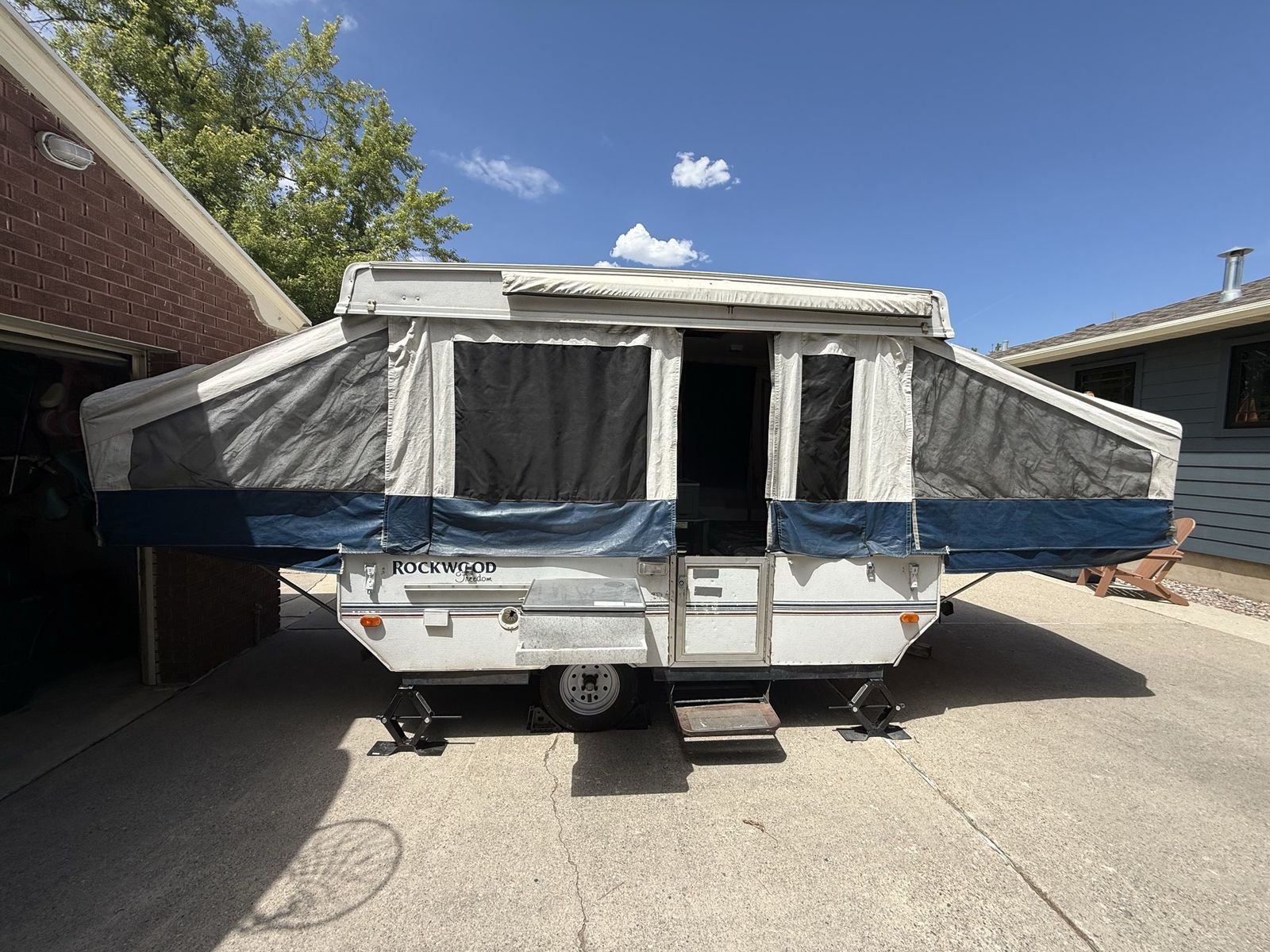 Rockwood Freedom Pop-Up Travel Trailer - Expandable Camping RV
