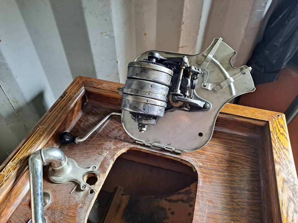 Main image 12