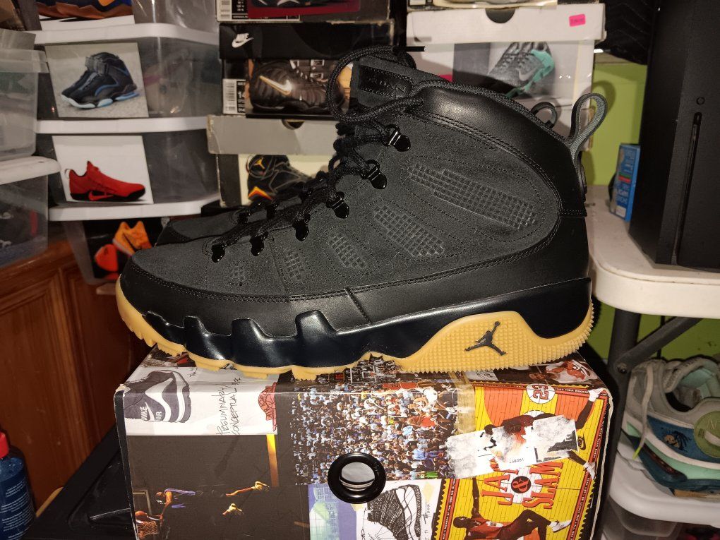 2021 Air Jordan 9 Retro Boot NRG "Black Gum"..