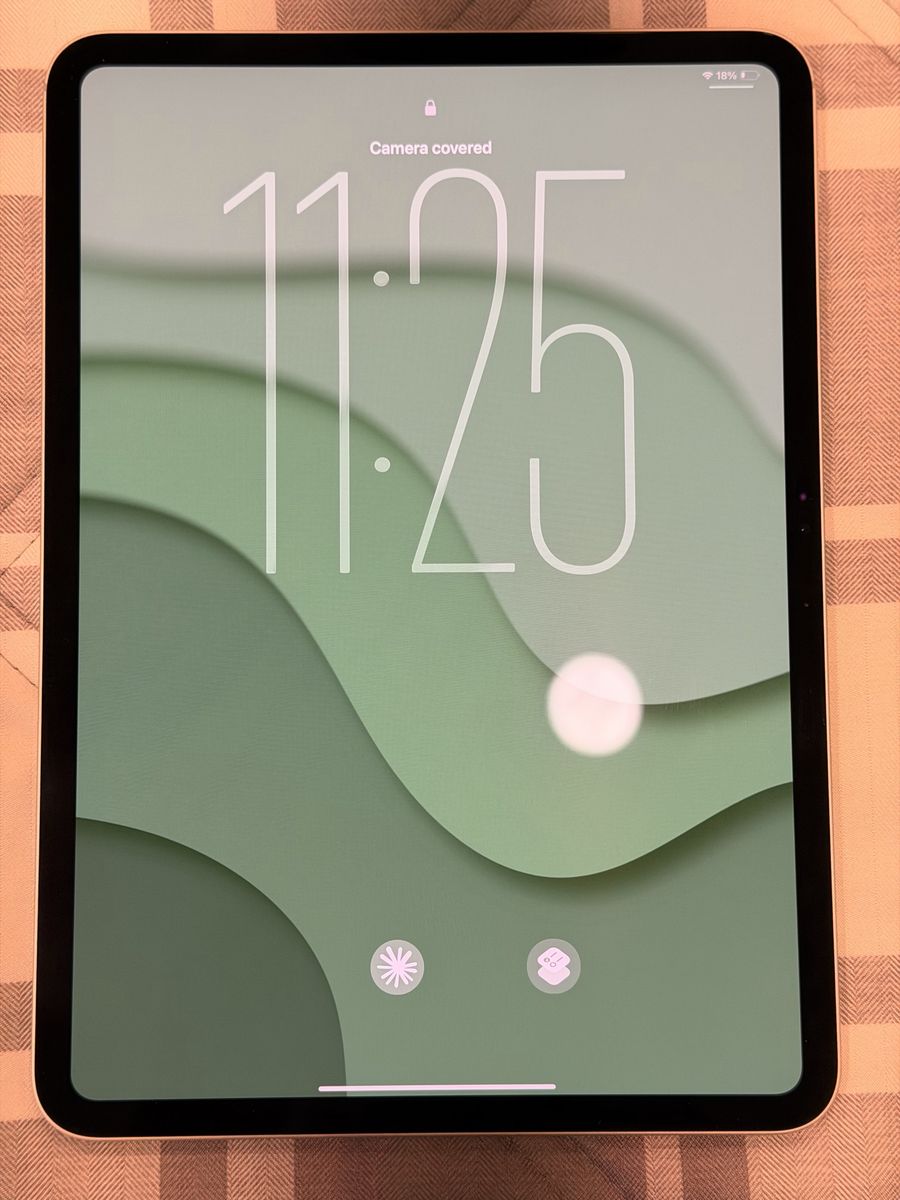 11 Inch M4 iPad Pro Bundle W/Smart Keyboard, Folio