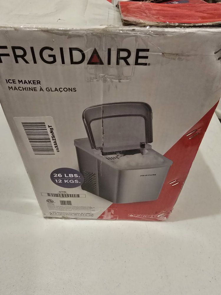 Frigidaire Portable Countertop Ice Maker - Makes 26 lbs/day, Small & Large Ice Options