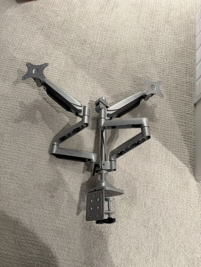 Dual Monitor Mount