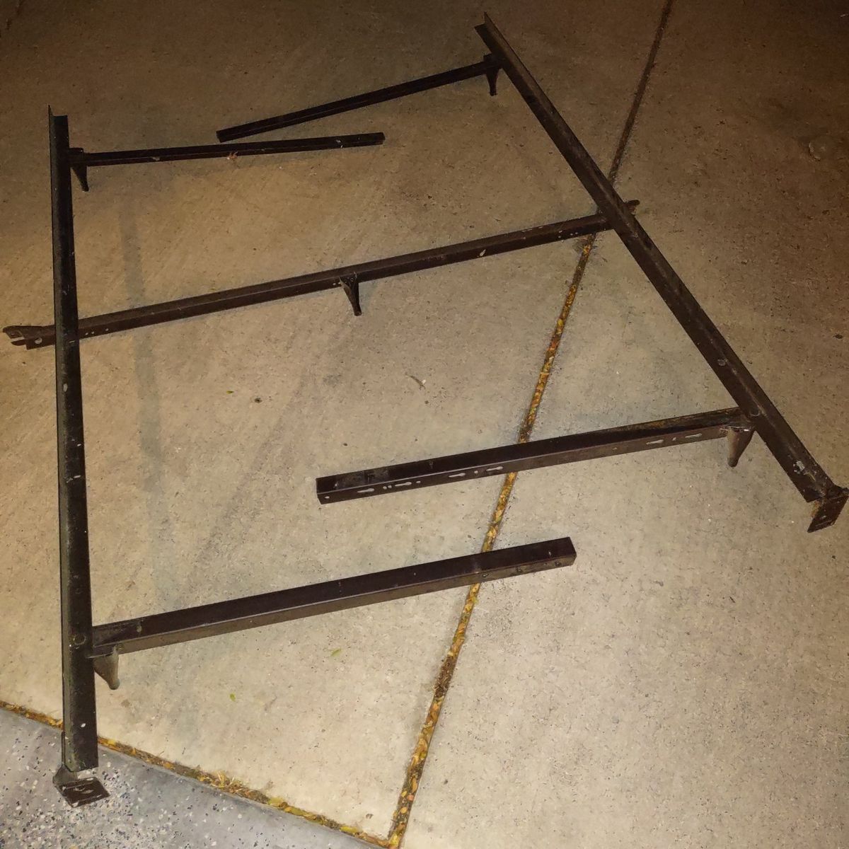 collabsible bedframe