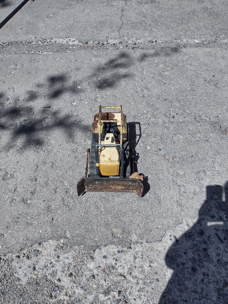 Metal toy tonka truck