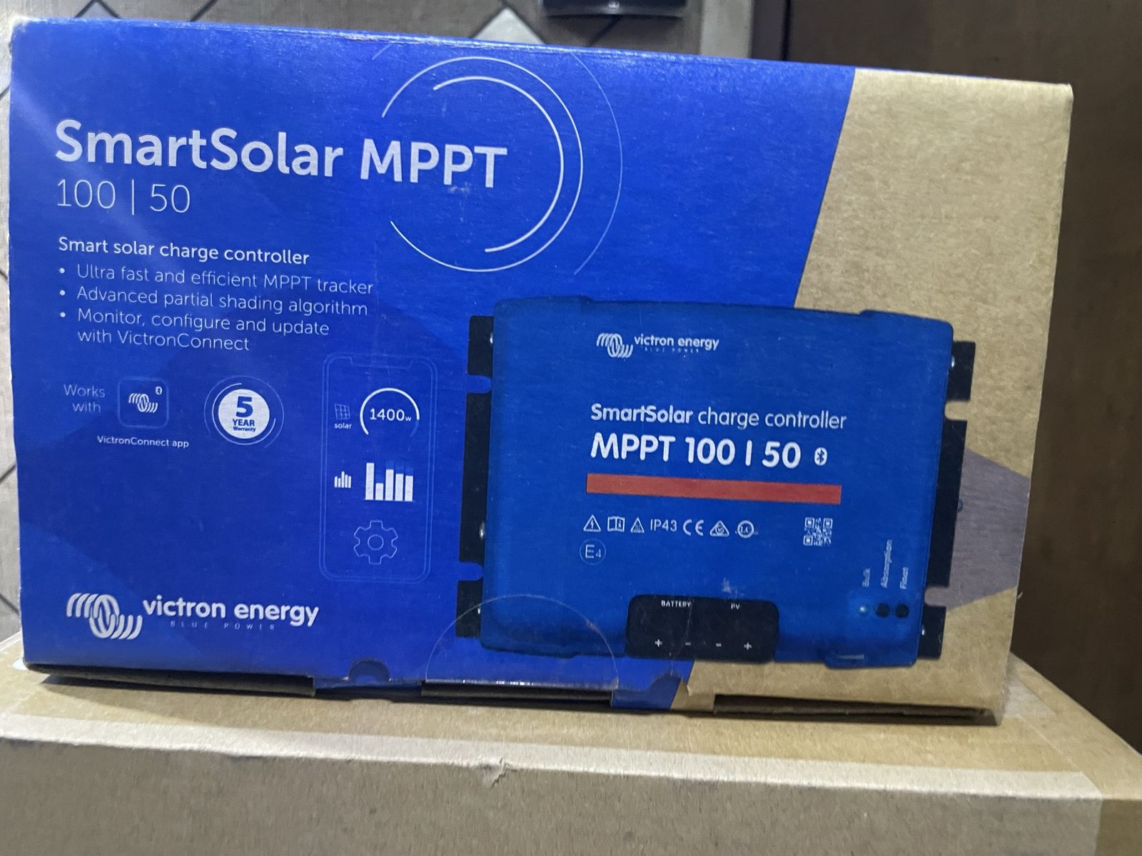Victron Energy SmartSolar MPPT 100 | 50 Solar Charge Controller Bluetooth App