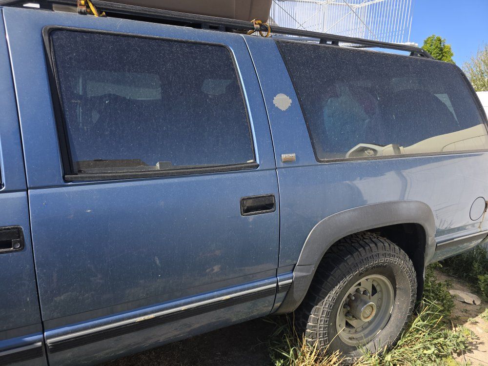 Chevy Suburban 2500