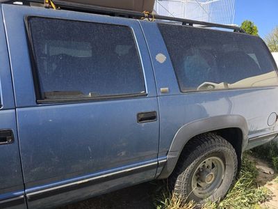 Chevy Suburban 2500