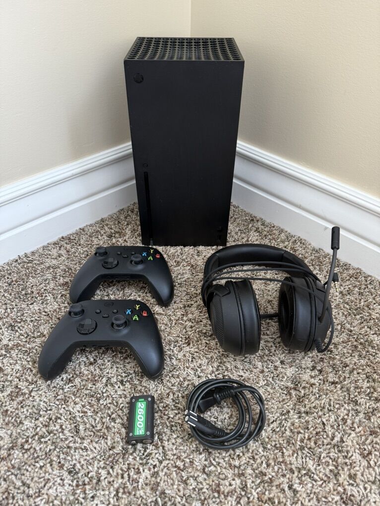 Xbox Series X With Headset & 2 Controllers