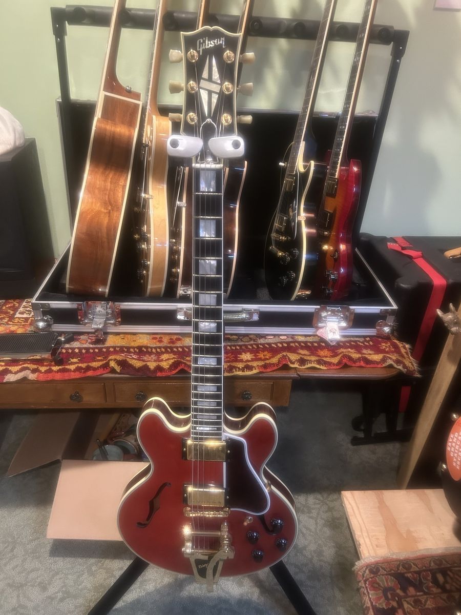 Classic older electric and acoustic Gibson’s, PRS (USA), Fender amp, and much more