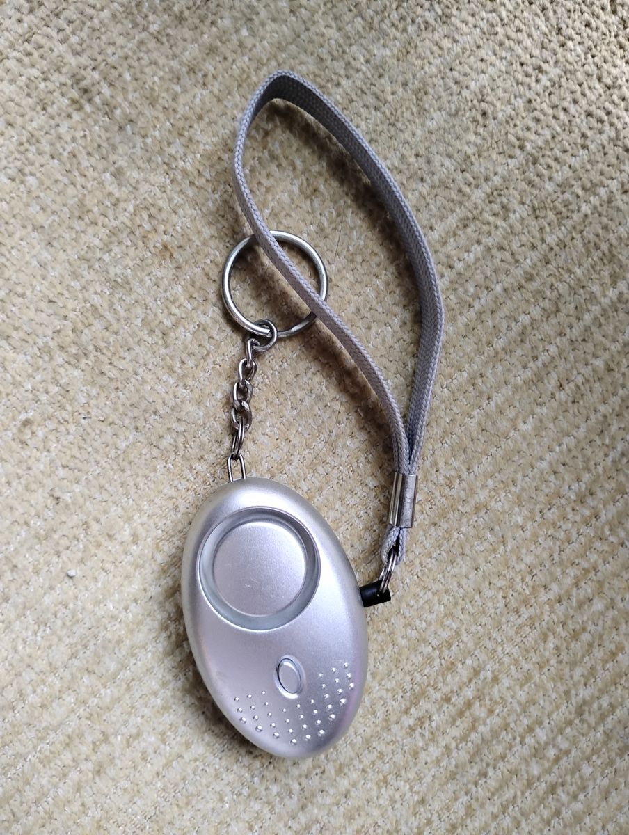 Keychain protection alarm