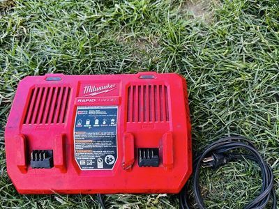 Milwaukee Dual Rapid Charger