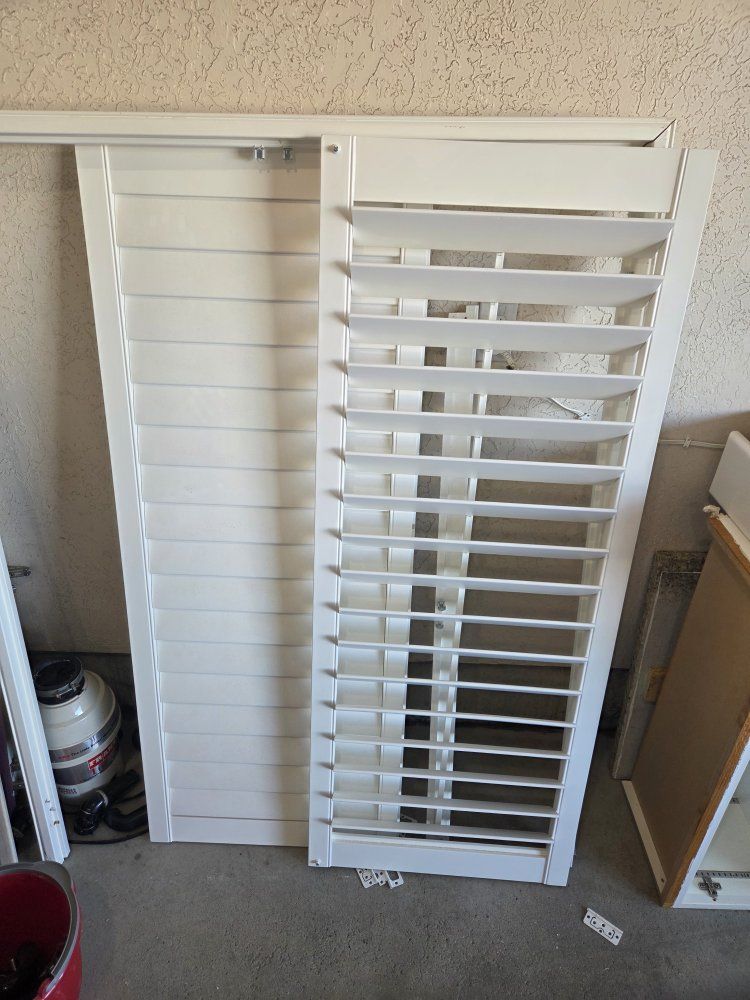 White Louvered Bi-Fold Shutters - Set of 2 Panels, Excellent Condition