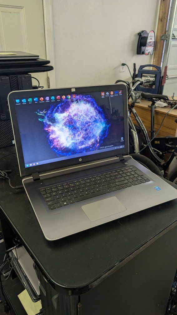 HP Pavilion 17-g113dx Laptop Computer PC gaming