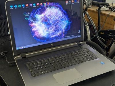 HP Pavilion 17-g113dx Laptop Computer PC gaming