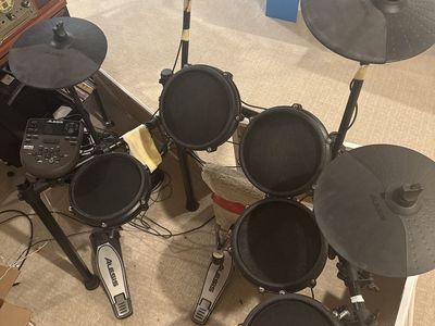 Alesis Nitro Mesh Kit Electronic Drum Set - Complete 8-Piece Kit with Mesh Heads