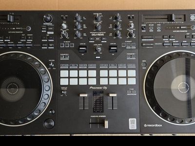 Pioneer DDJ REV5 Rekordbox Serato DJ Controller