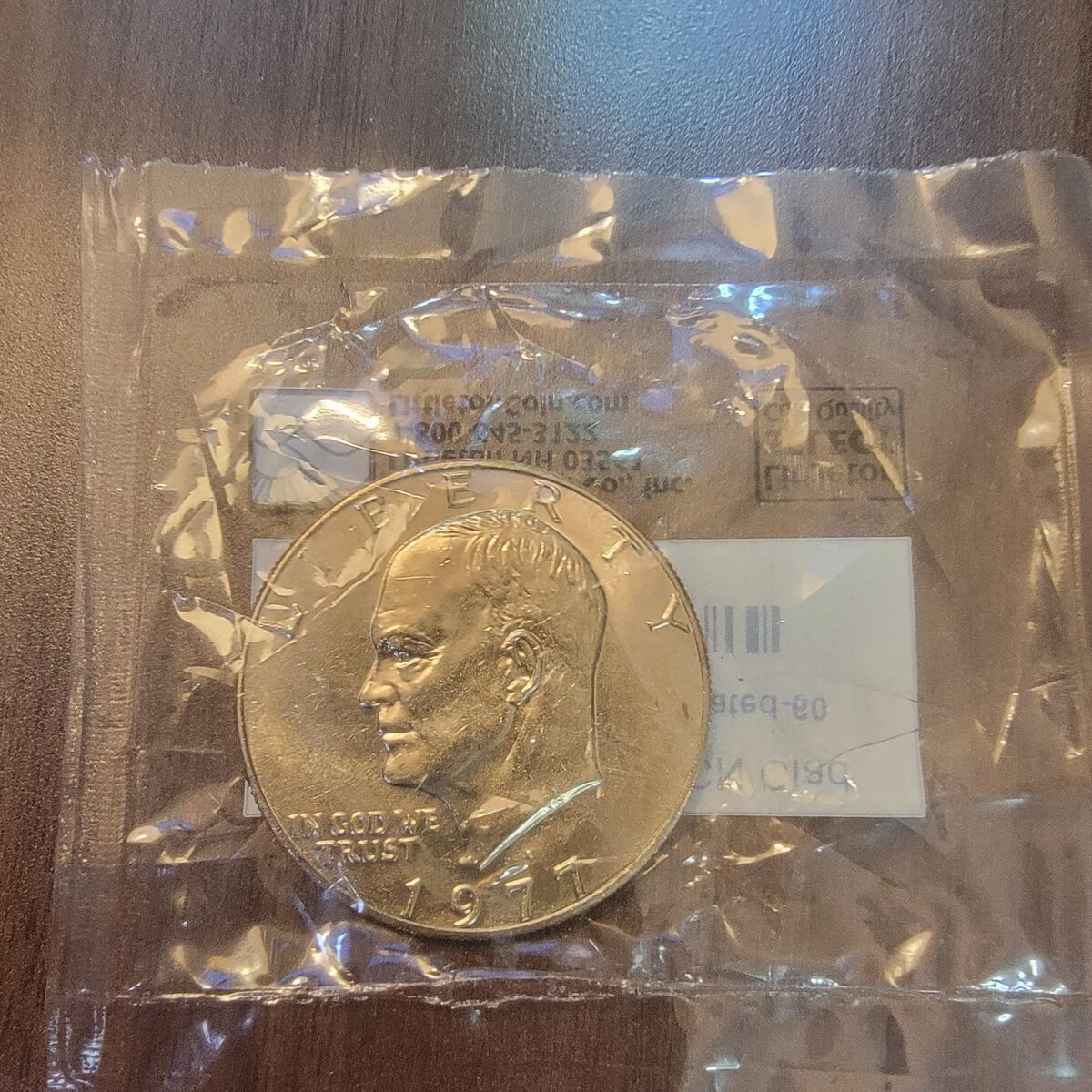 1977-d  Eisenhower. dollar uncirculated 60 cn clad