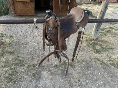 NRS team roping saddle
