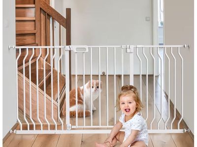 NEW Mom's Choice Grownsy Baby Gate 30.5-48"