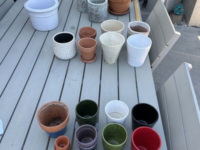 Small Planter Pots Pics & Sizes Shown