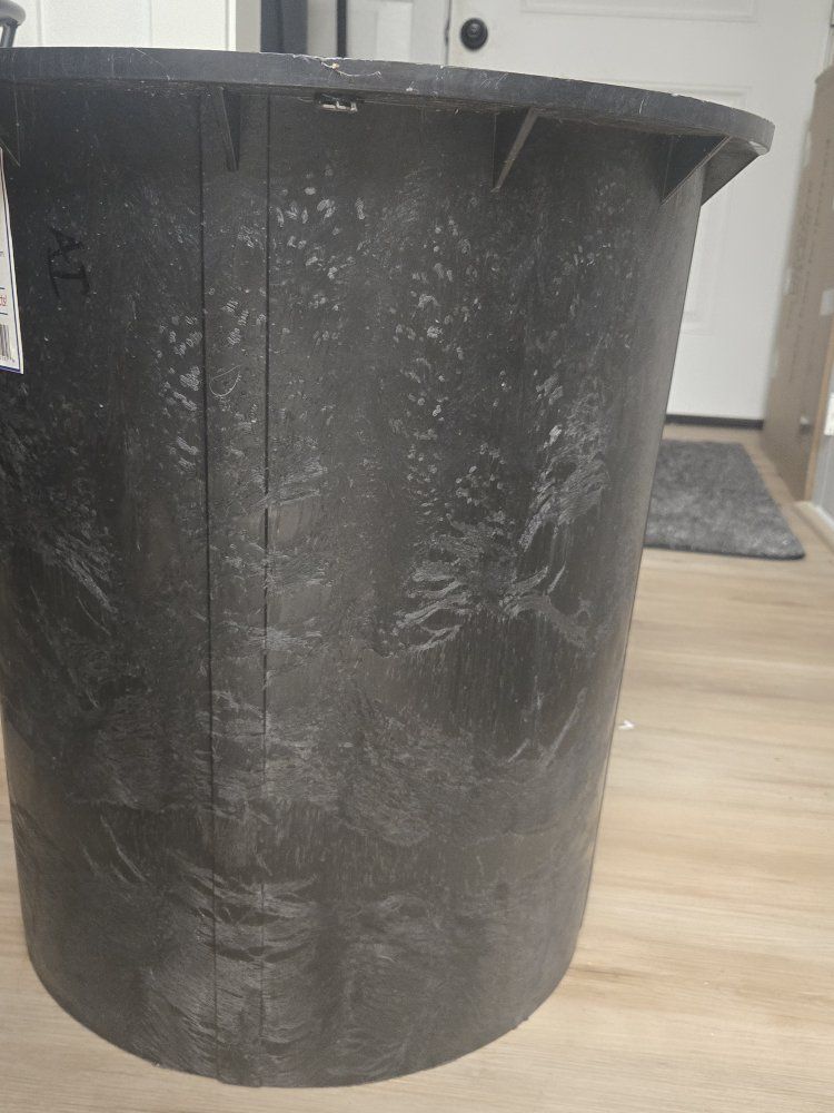 Main image 3