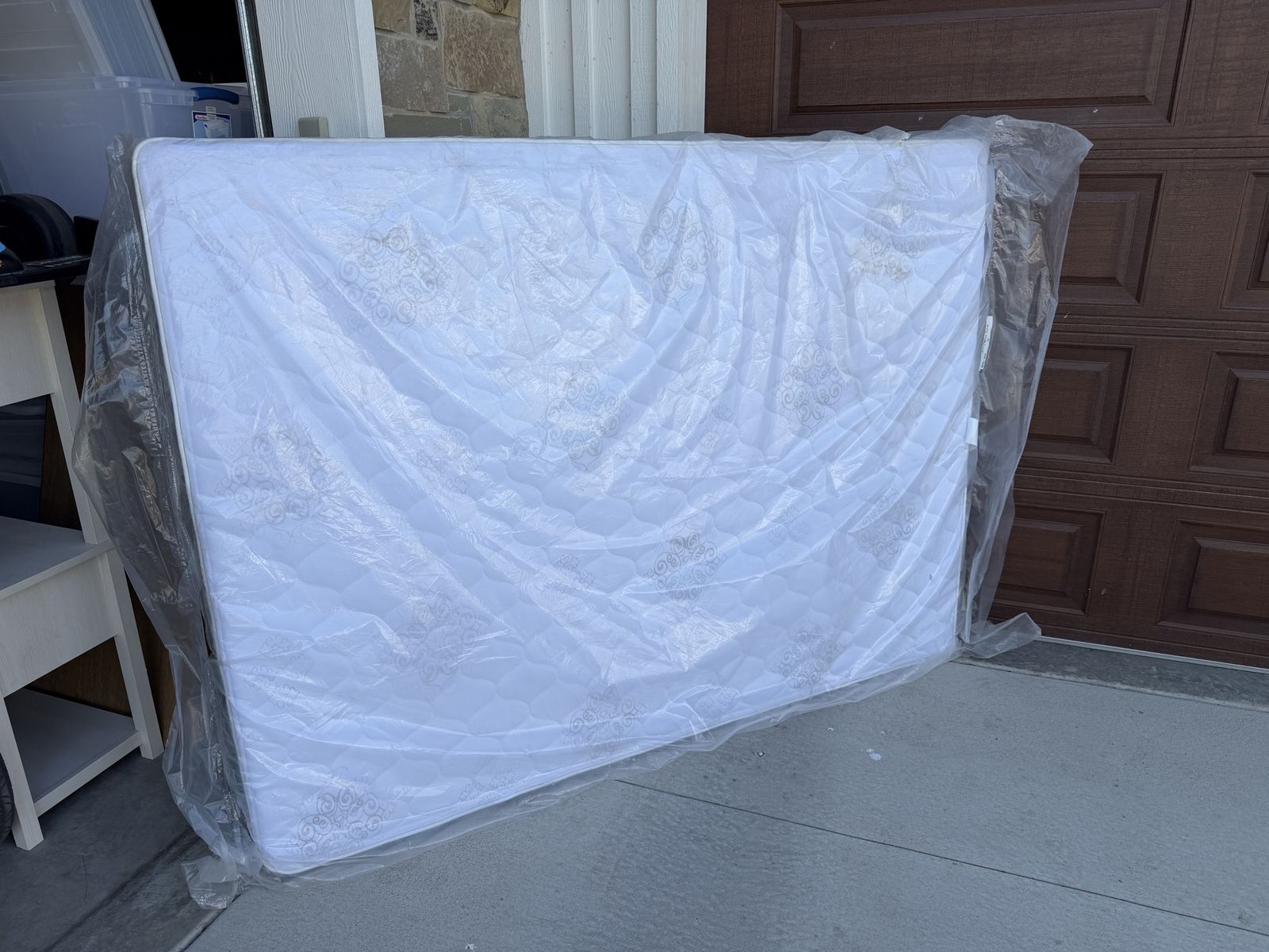 60x80x6 queen mattress in original plastic
