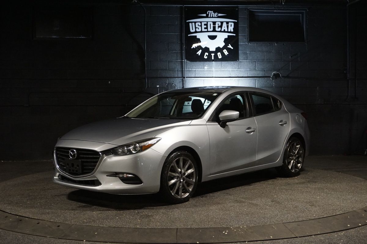 2018 MAZDA MAZDA3 Touring