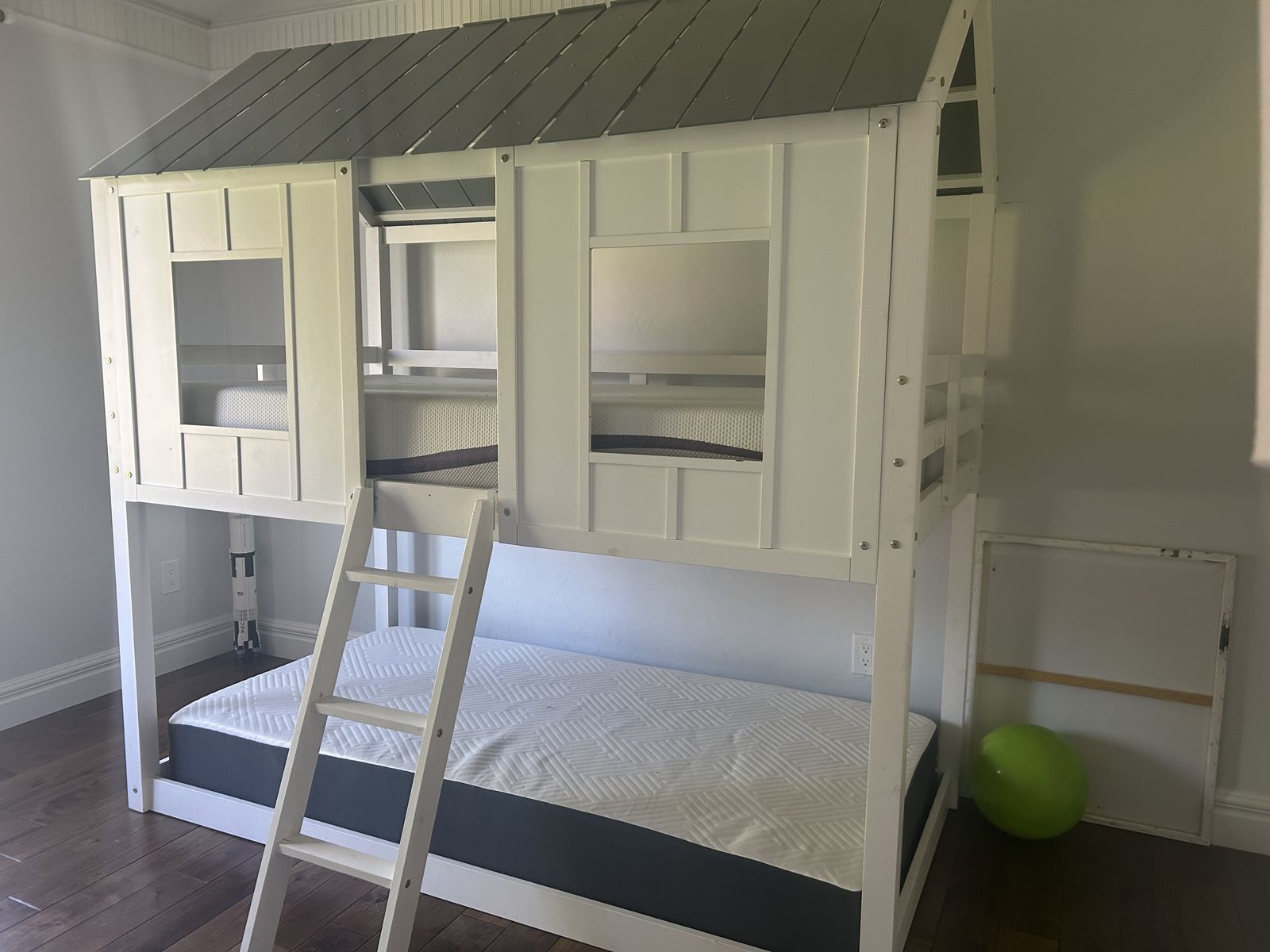 Bellemave House Bunk Beds, Twin Over Twin Bunk Bed Frame Low Bunk Wood Fun Bed for Kids Toddlers Boys and Girls.