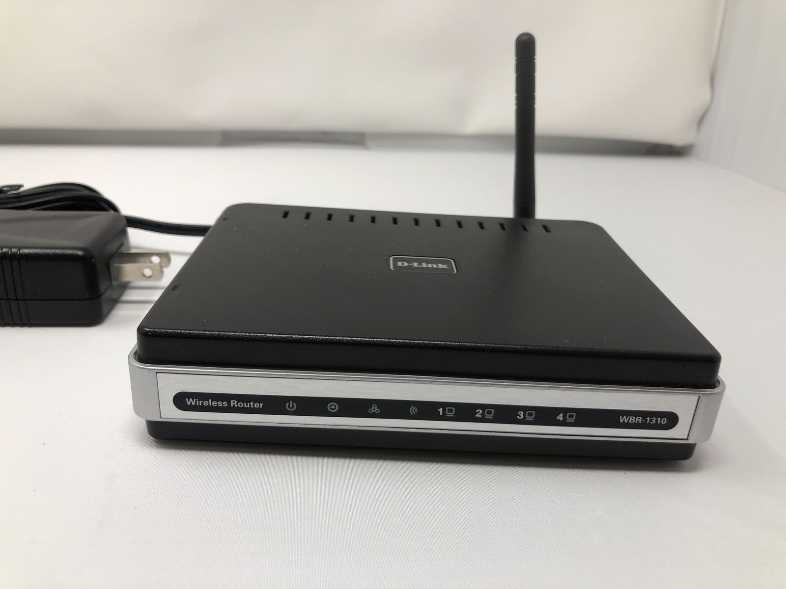 Title: D-Link Wireless G Router (WBR-1310) with Power Adapter – Works Great!