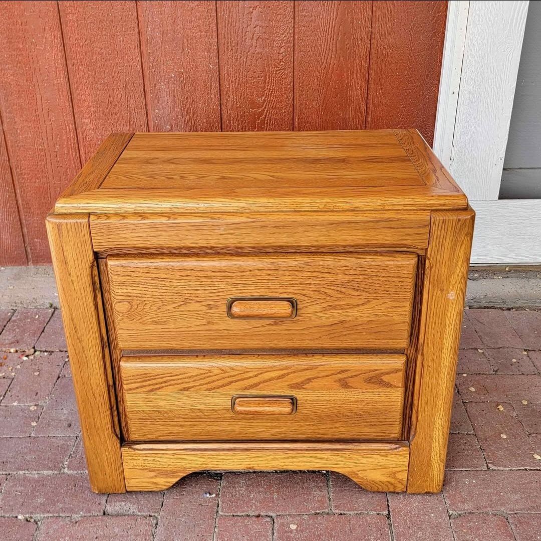 2 Drawer Nightstand