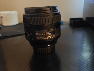 Nikon AF-S NIKKOR 85mm 1:1.8G Prime Lens - Excellent Condition, Sharp Optics
