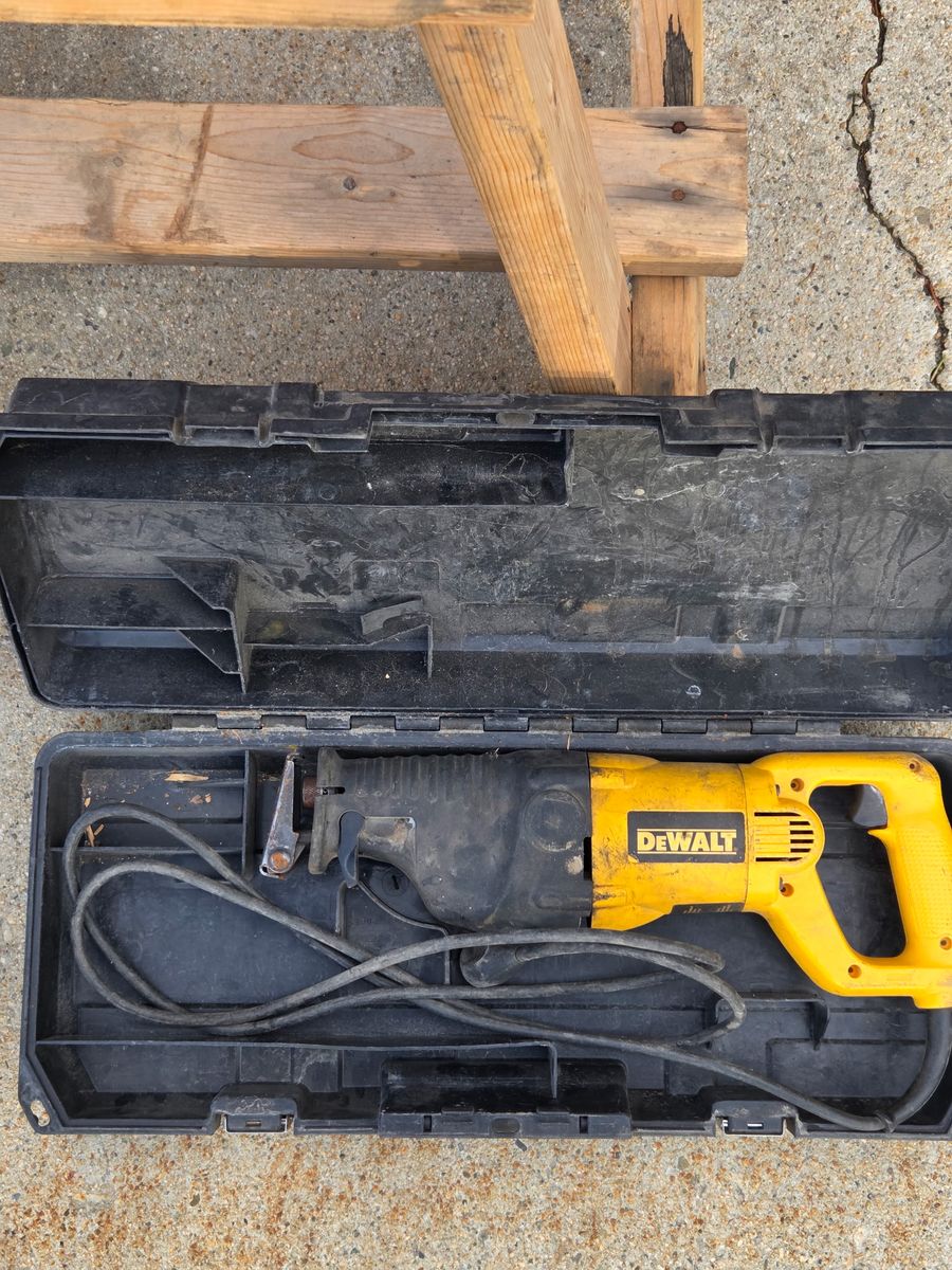 DeWalt Corded Reciprocating Saw with Case