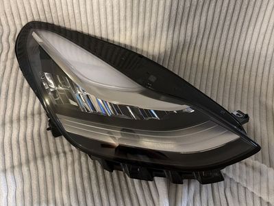 2019 Tesla Model 3/y Right Headlight Oem
