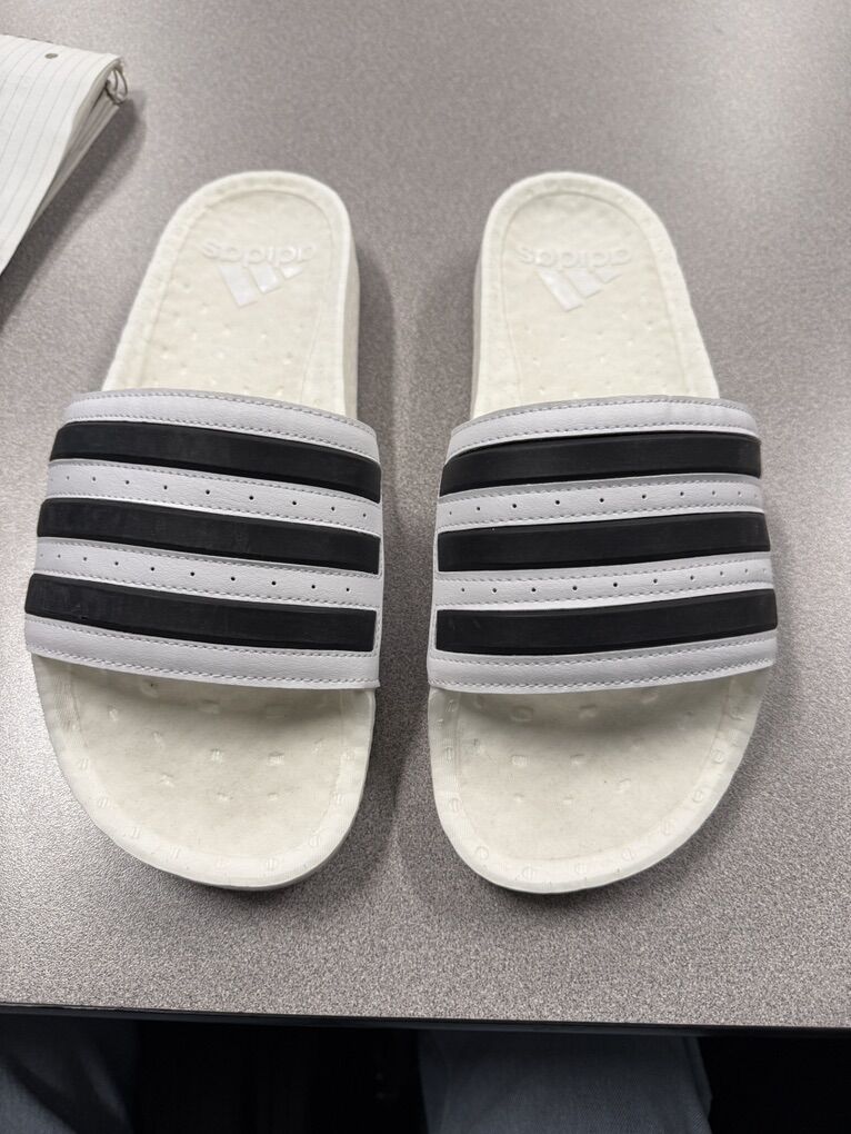 Addias Slides
