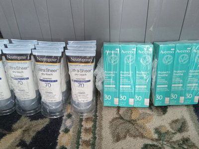 18 Avieeno & Neutrgena Sunscreen Protect + Sooth
