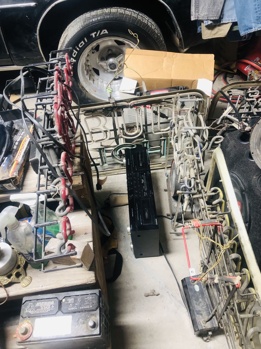 Yard Sale Magna Collectables,memorabilia