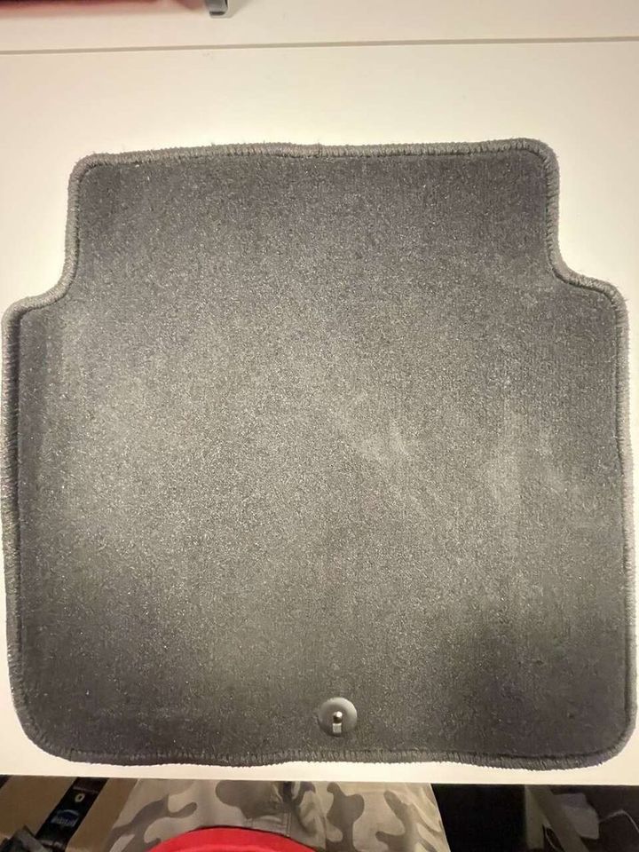 Main image 4